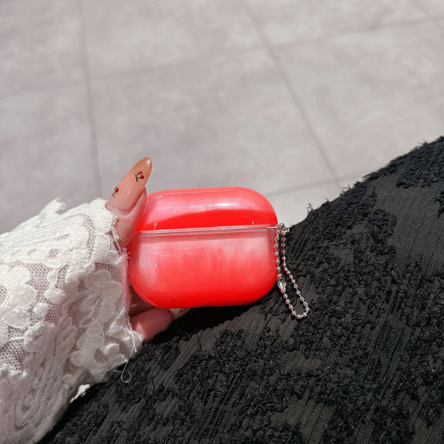 Apple AirPods glow-in-the-dark sand earphone case