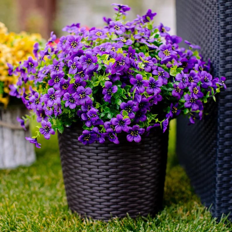 🌱 Rainproof Lifelike Artificial Flowers With UV-Shield Coating